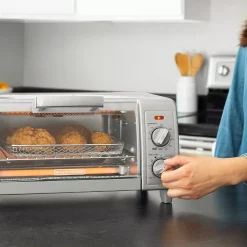 Black & Decker BLACK+DECKER™ Crisp 'N Bake Air Fry 4-Slice Toaster Oven -Zojirushi Sales Store 3921525 ALT3