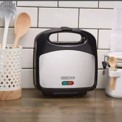 Black & Decker BLACK+DECKER™ 3-in-1 Waffle Maker, Grill & Sandwich Maker 11 Black & Decker BLACK+DECKER™ 3-in-1 Waffle Maker, Grill & Sandwich Maker -Zojirushi Sales Store 4479479 ALT3