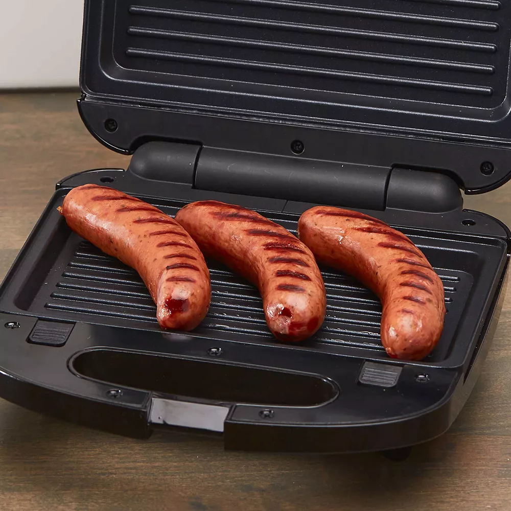 Black & Decker BLACK+DECKER™ 3-in-1 Waffle Maker, Grill & Sandwich Maker 7 Black & Decker BLACK+DECKER™ 3-in-1 Waffle Maker, Grill & Sandwich Maker - Image 5